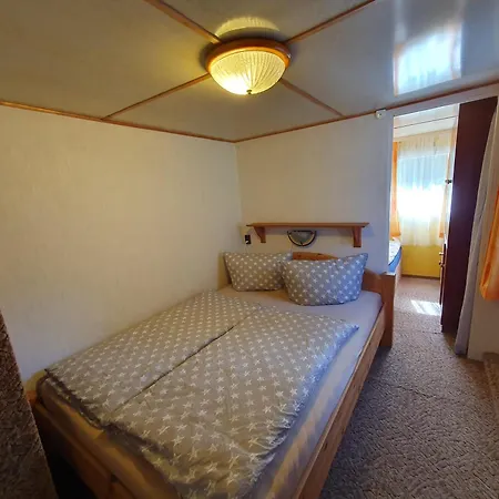 Holiday home Ferienhaeuser & - Naturcamp Meyersgrund Im Thueringer Wald *